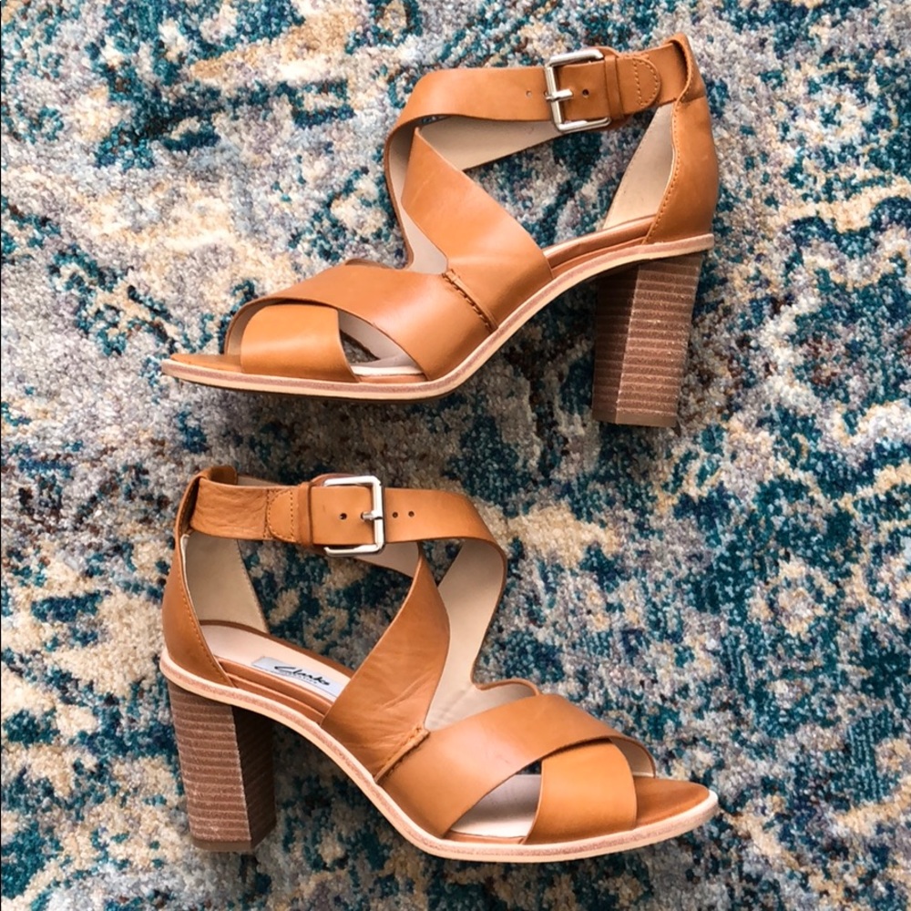 Clarks Wood Heel Sandal in Tan Leather